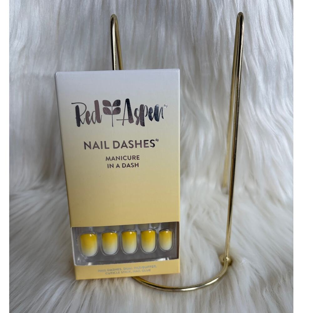 Red Aspen Nail Dashes- Sunday Mimosa, Serina (short, square yellow nails)